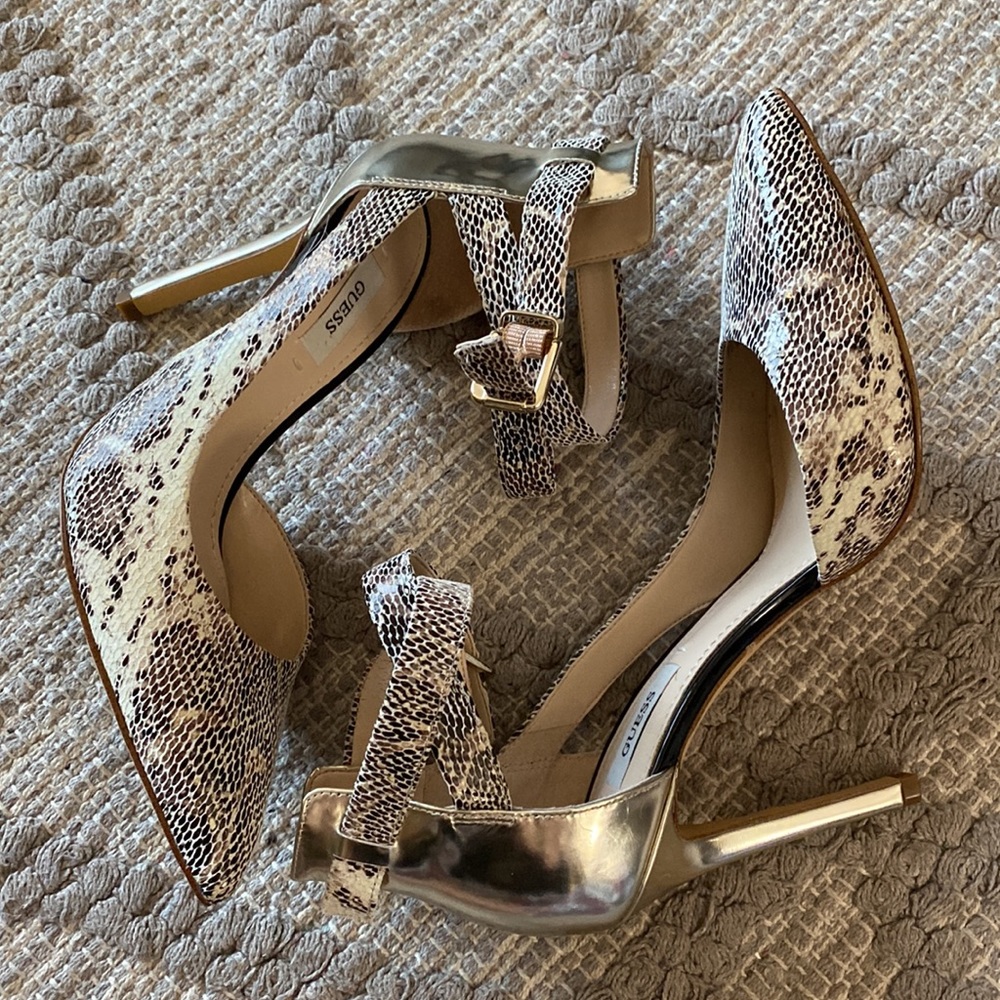 Guess “snake skin like” size 6.5